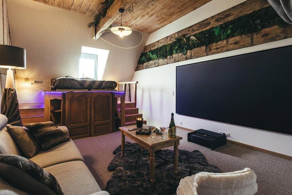 Le Duplex De L'Etoile Home Cinema Jacuzzi Et Sauna Privatif Longmesnil Εξωτερικό φωτογραφία
